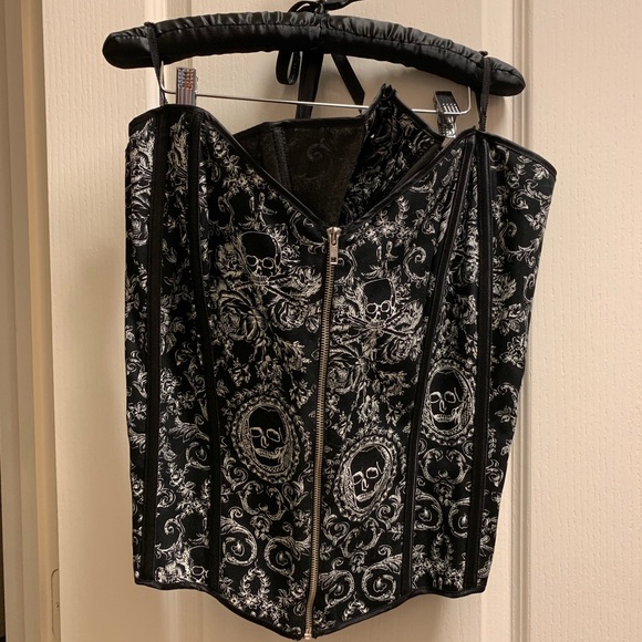 Cute Crossbones Boning Corset Size 48 - Picture 1 of 4